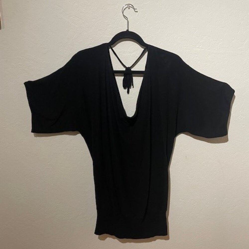 Cache open back sweater